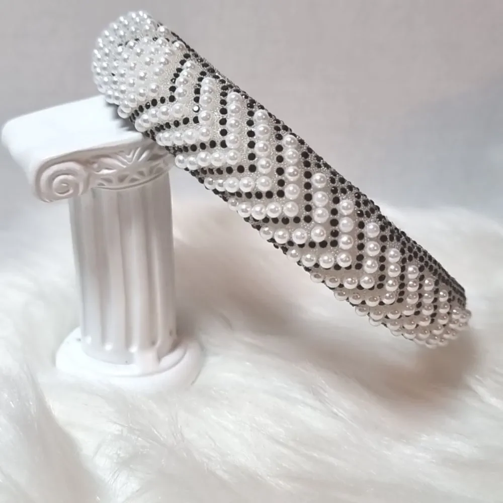 New PEARL BLACK N WHITE BAROQUE  HEADBAND padded geometric chevron